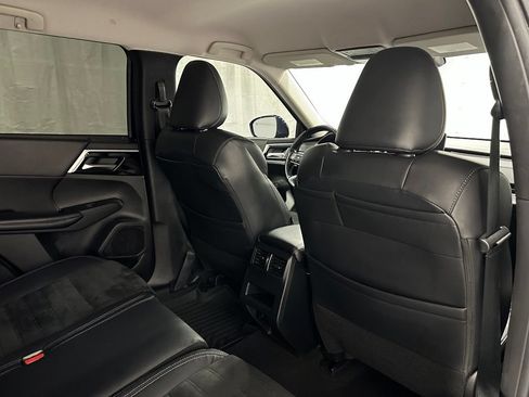 Used 2022 Mitsubishi Outlander SE AWD/4WD image 53