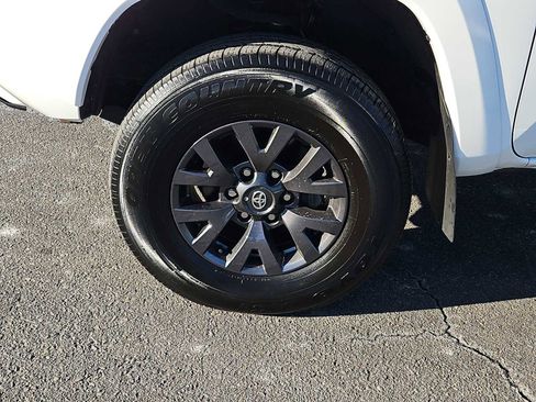 Used 2021 Toyota Tacoma SR5 image 7