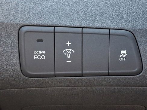 Used 2014 Hyundai Elantra SE image 23