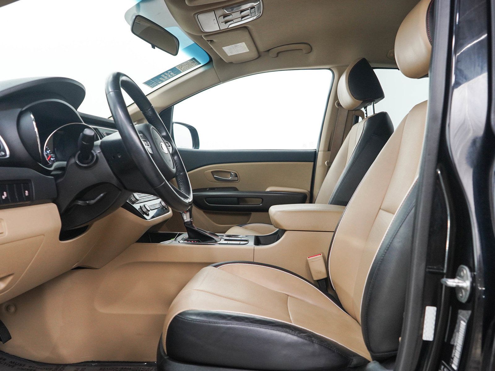 Used 2019 Kia Sedona EX FWD image 23