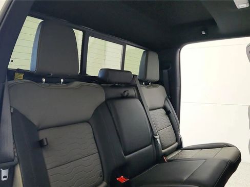 New 2026 Chevrolet Silverado 1500 ZR2 AWD/4WD image 39