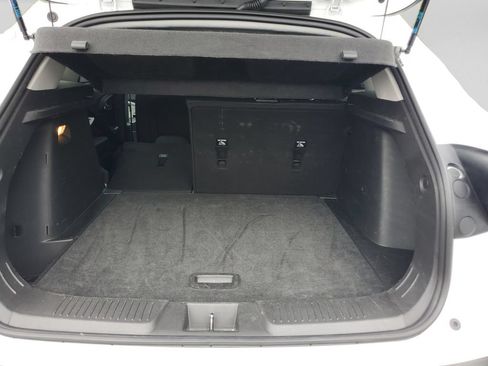 Used 2025 Chevrolet Trax LT FWD image 29
