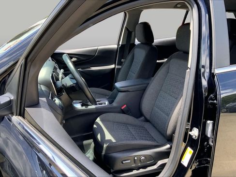 Used 2024 Chevrolet Equinox LT FWD image 8