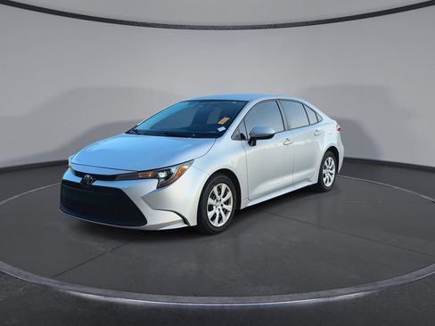 Used 2024 Toyota Corolla LE FWD image 4