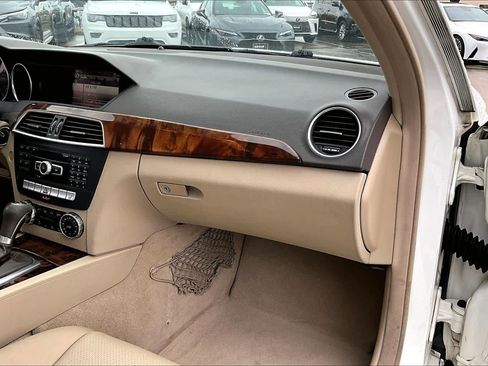 Used 2013 Mercedes-Benz C 250 Sedan image 15