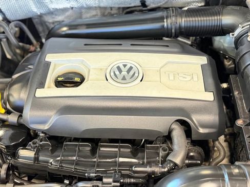 Used 2017 Volkswagen Tiguan Sport AWD/4WD image 34