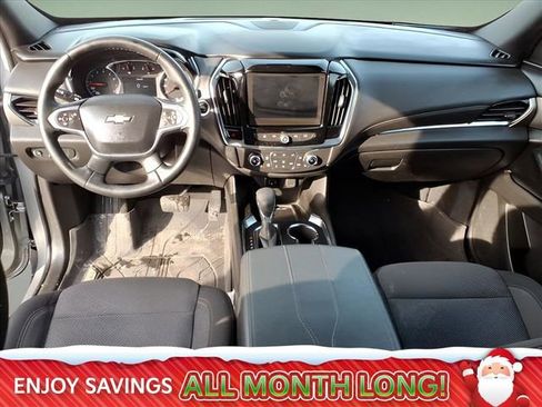 Used 2023 Chevrolet Traverse LT w/ Rear Camera Mirror Package image 14