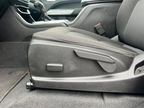 Used 2020 Chevrolet Colorado LT w/ Colorado RST Special Edition image 13