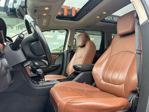 Used 2017 Chevrolet Traverse Premier AWD/4WD image 8