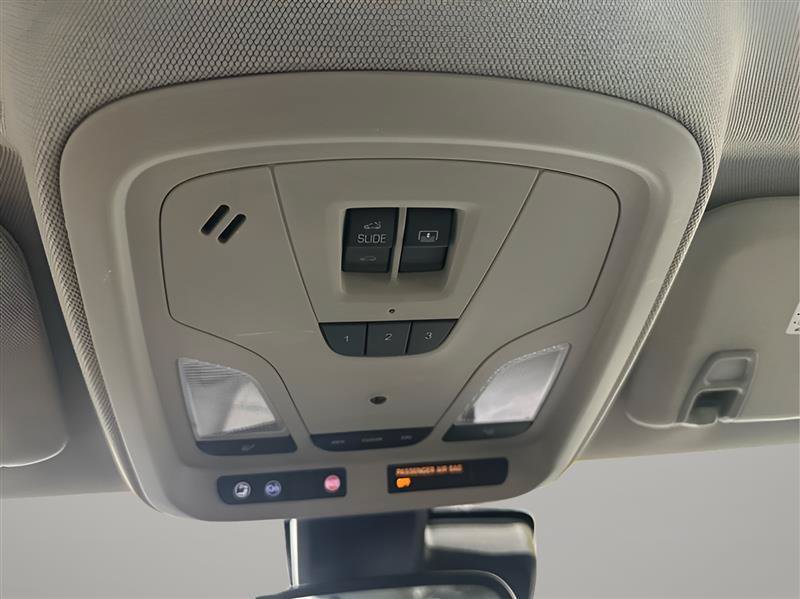 Used 2018 Chevrolet Impala Premier w/ Premier Confidence Package FWD image 18