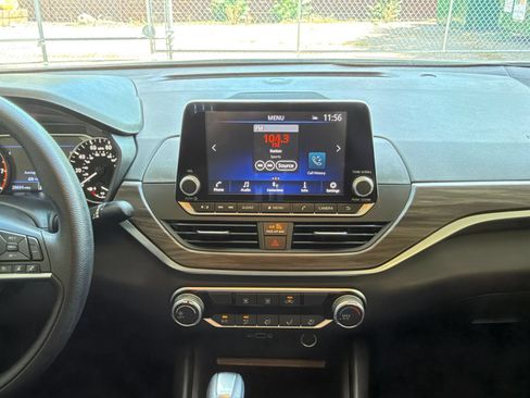 Used 2025 Nissan Altima 2.5 SV FWD image 20