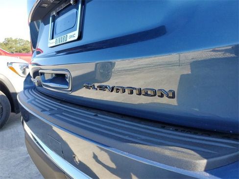 New 2026 GMC Yukon Elevation image 9