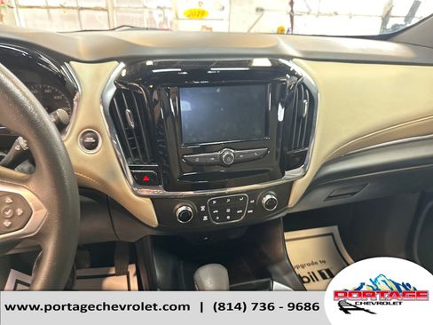 Used 2023 Chevrolet Traverse LS image 20