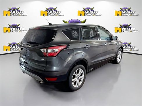 Used 2017 Ford Escape SE image 4