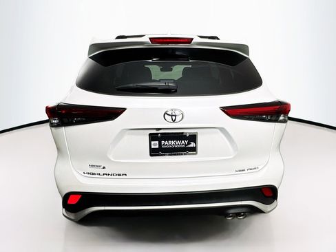 Used 2023 Toyota Highlander XSE AWD/4WD image 6