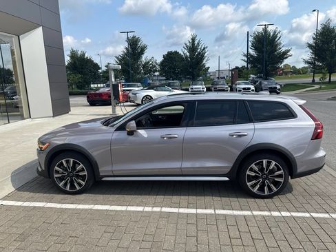 Used 2026 Volvo V60 B5 Cross Country Ultra w/ Climate Package AWD/4WD image 10