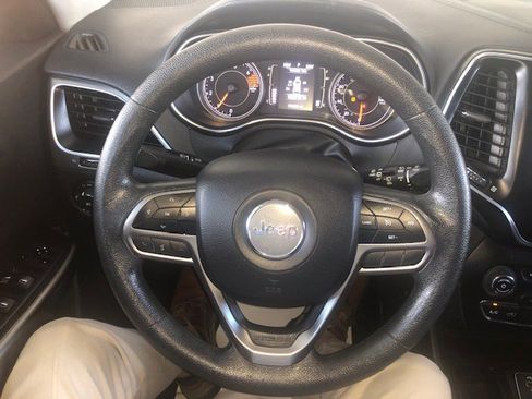 Used 2019 Jeep Cherokee Latitude w/ Popular Appearance Group image 12