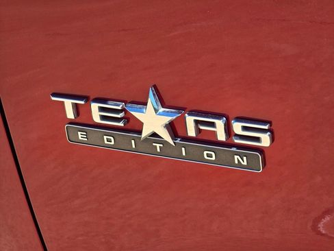 Used 2022 Chevrolet Silverado 1500 RST w/ Convenience Package II AWD/4WD image 8