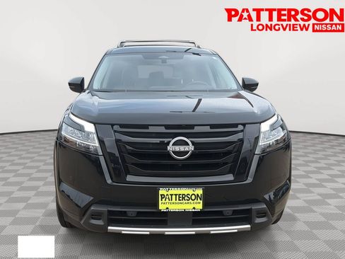 Used 2024 Nissan Pathfinder Platinum w/ Black Appearance Package FWD image 2