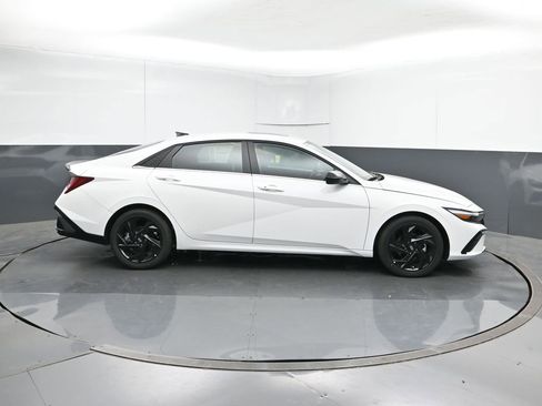 New 2026 Hyundai Elantra SEL Sport Premium FWD image 6