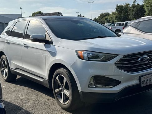Used 2020 Ford Edge SEL w/ Convenience Package FWD image 2