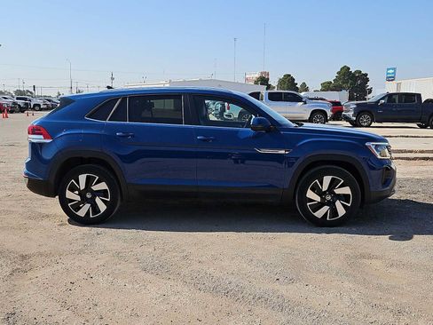 Used 2025 Volkswagen Atlas Cross Sport SE FWD image 9