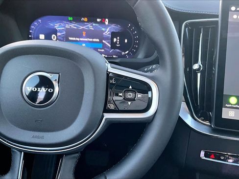 Used 2026 Volvo XC90 B5 Core image 24