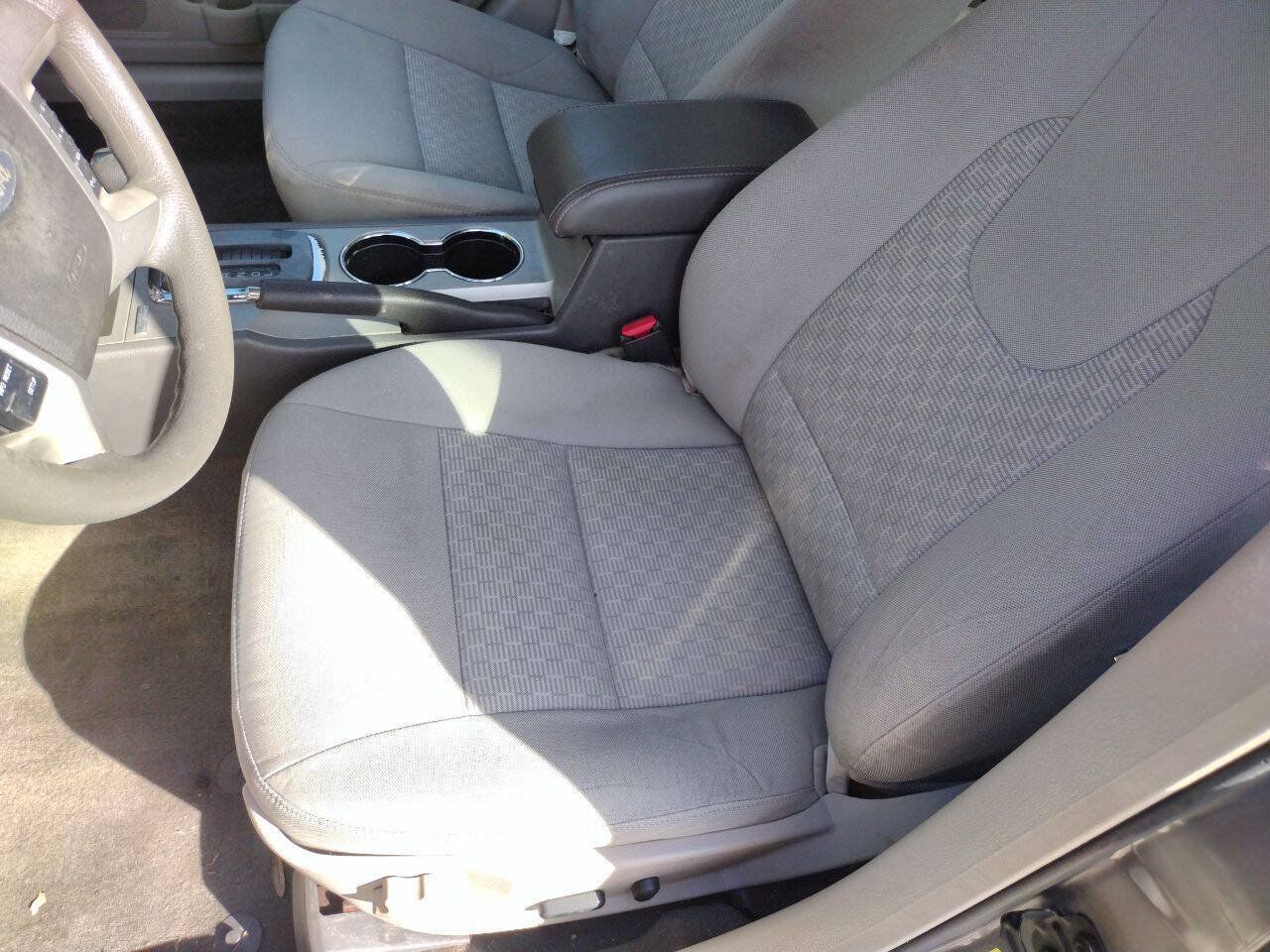 Used 2011 Ford Fusion SE w/ 201A Rapid Spec Order Code FWD image 9