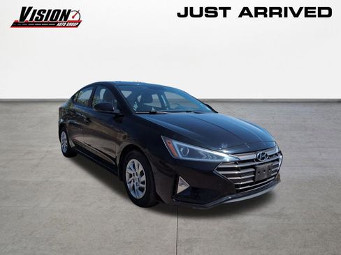 Used 2019 Hyundai Elantra SE w/ Winter Weather Package image 3