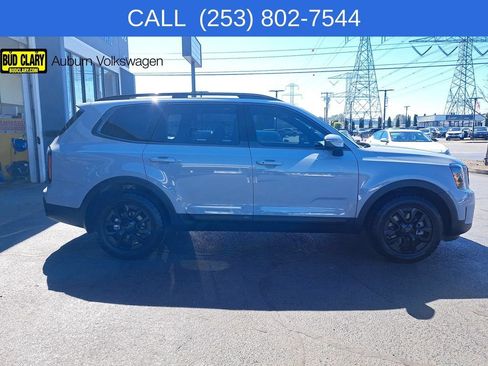 Used 2025 Kia Telluride AWD image 2