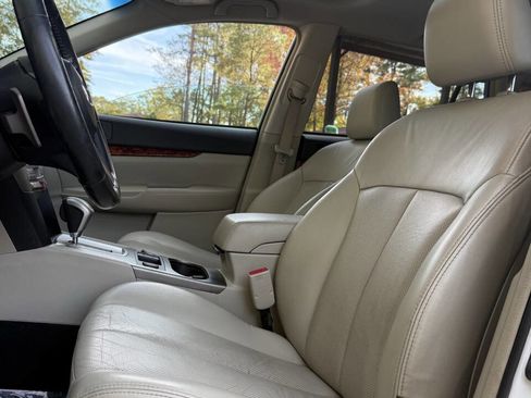 Used 2011 Subaru Outback 2.5i Limited w/ PWR Moonroof Pkg image 11