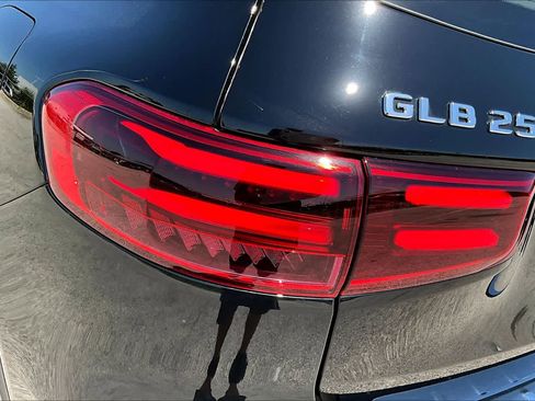New 2025 Mercedes-Benz GLB 250 image 6