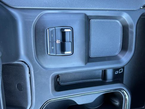 Used 2025 GMC Sierra 3500 AT4 w/ AT4 Premium Plus Package image 14