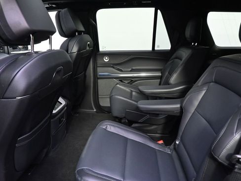 New 2026 Lincoln Navigator Reserve w/ Jet Appearance Package AWD/4WD image 21