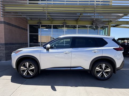 Used 2022 Nissan Rogue SL FWD image 7