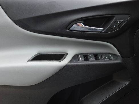 Used 2019 Chevrolet Equinox LS image 35