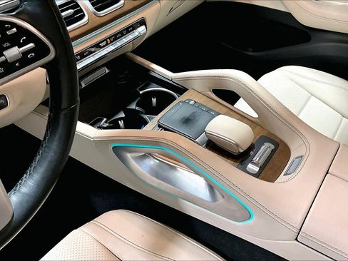 Used 2022 Mercedes-Benz GLS 450 4MATIC image 17