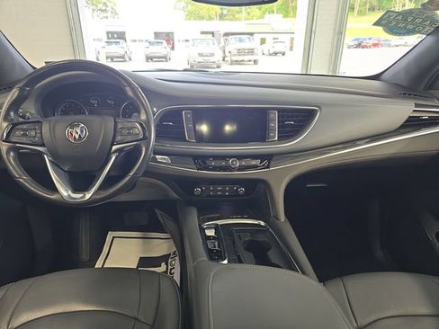Used 2023 Buick Enclave Essence AWD/4WD image 11
