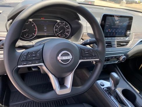 New 2026 Nissan Altima 2.5 SV FWD image 12