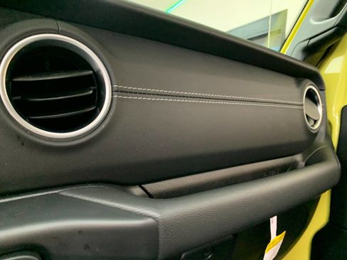 Used 2022 Jeep Wrangler Unlimited Sahara w/ Cold Weather Group image 17