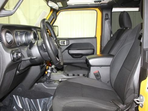 Used 2019 Jeep Wrangler Sport AWD/4WD image 12