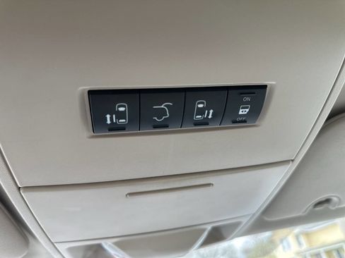 Used 2013 Dodge Grand Caravan SXT FWD image 20