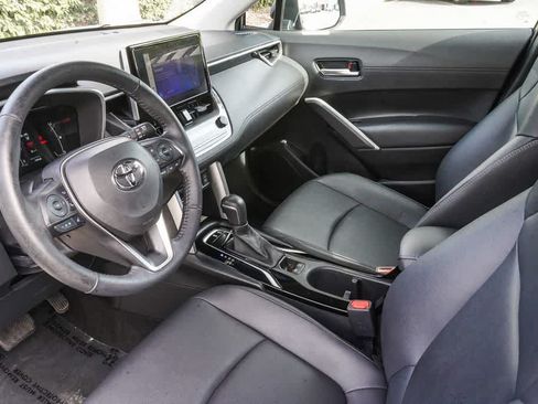 Used 2023 Toyota Corolla Cross XLE FWD image 18