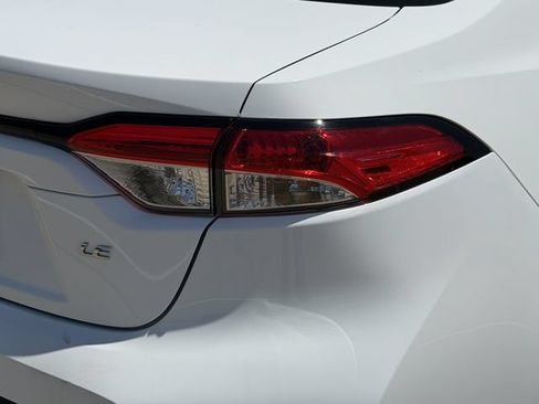 Used 2025 Toyota Corolla LE FWD image 7