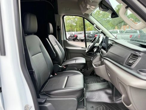 New 2026 Ford Transit 250 148 Medium Roof w/ Load Area Protection Package RWD image 12