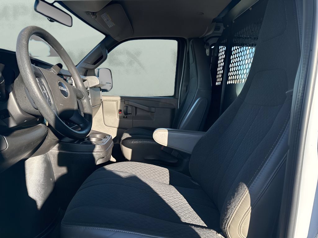 Used 2022 GMC Savana 2500 w/ Driver Convenience Package RWD image 9