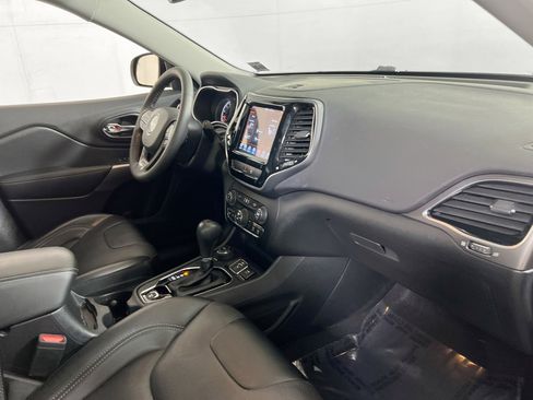 Used 2022 Jeep Cherokee Limited image 28