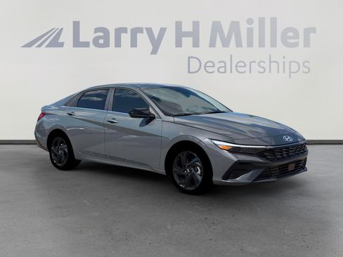 New 2026 Hyundai Elantra SEL Sport FWD image 10