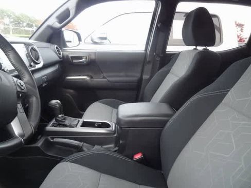 Used 2023 Toyota Tacoma TRD Off-Road image 8