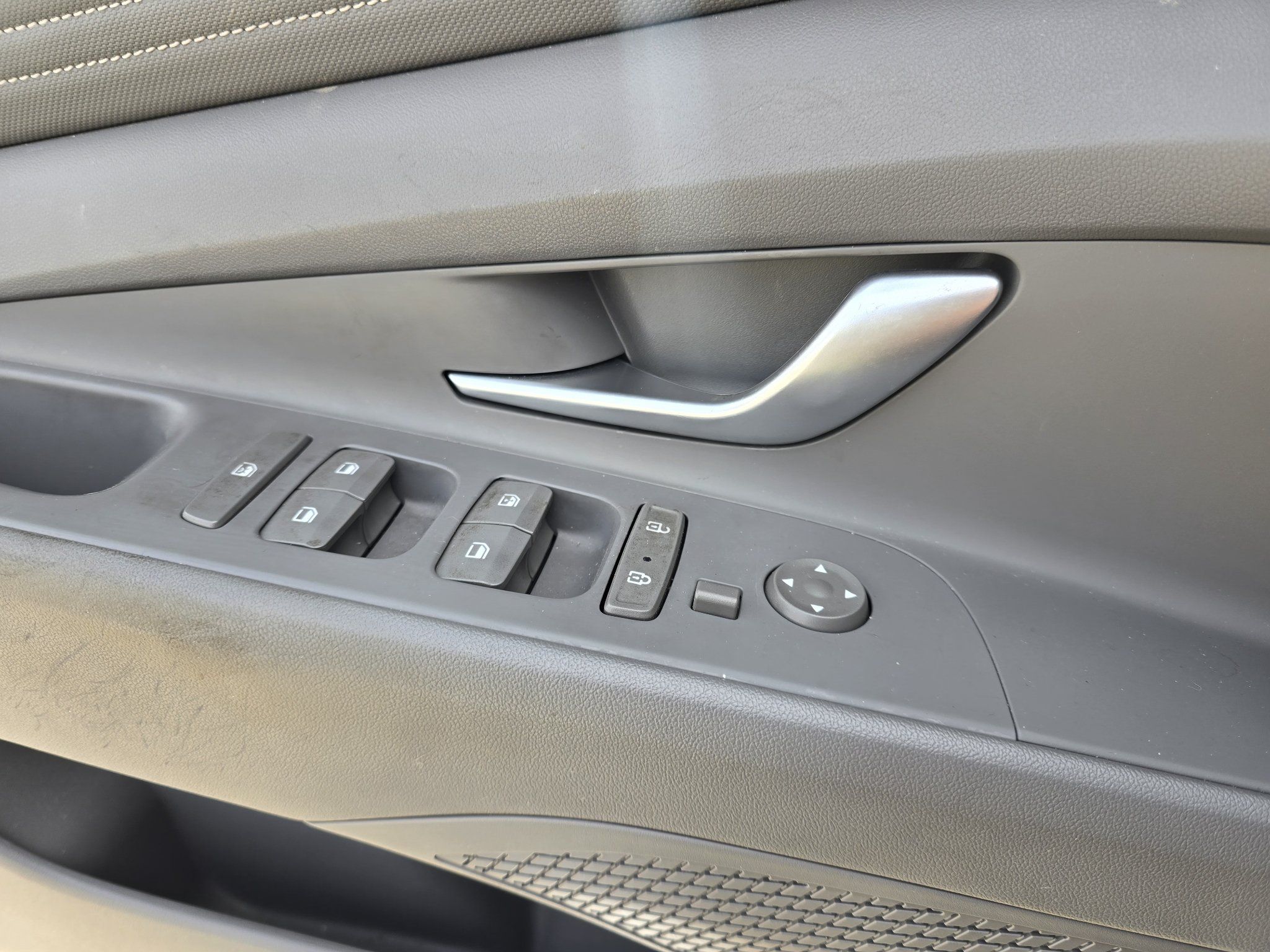 Used 2023 Hyundai Elantra SEL w/ Convenience Package FWD image 18